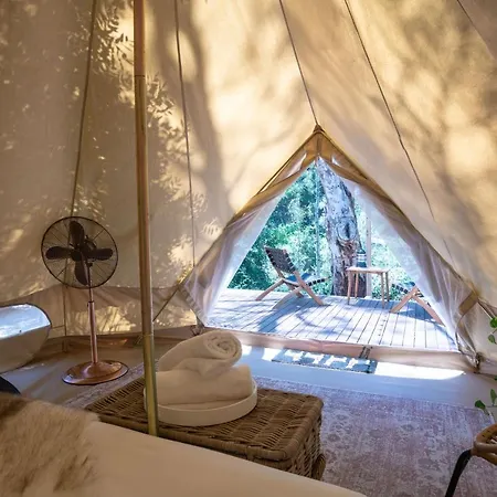 Castlemaine Gardens Luxury Glamping Hotel Exterior photo